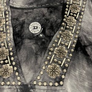 Double D Ranch Tunic Black & Grey tie dye with silver neck line NEW with tags